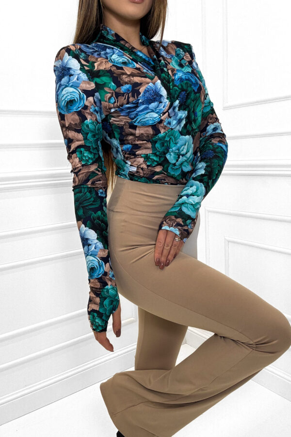 Bluzka Butter przekładana z dekoltem V / turkusowa